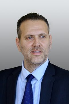 Мики Зоар